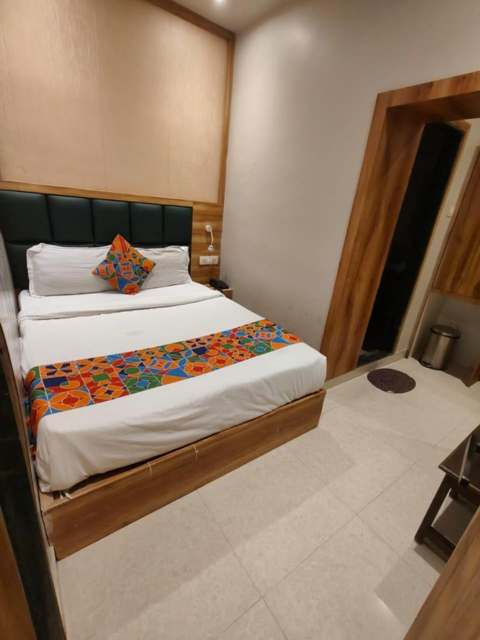 Hotel Sun City Near Saifee Hospital And Hn Reliance Hospital Mumbai Ngoại thất bức ảnh